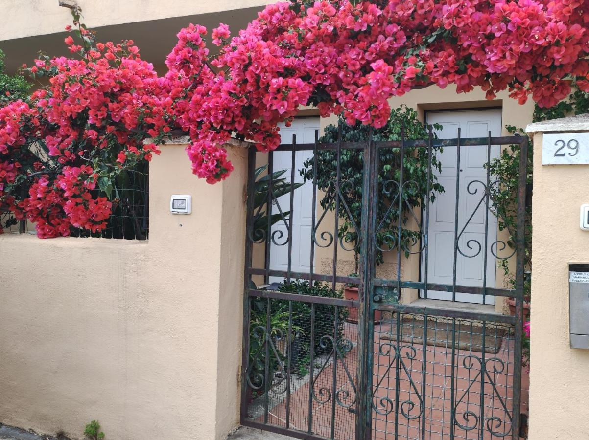 Apartamento La Casa Di Luca Olbia Exterior foto